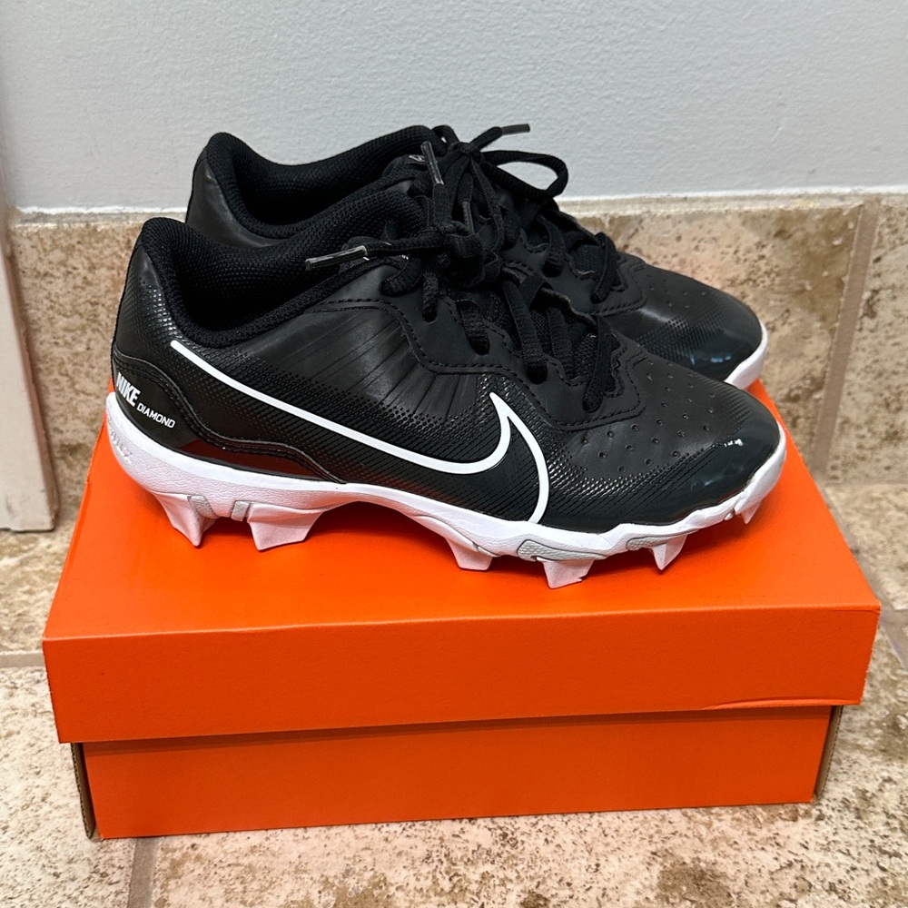 Nike Kids Black Baseball Cleats size 2.5